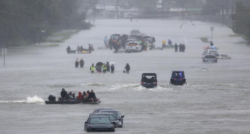 Ураган Harvey над Техасом в фотографиях из соцсетей