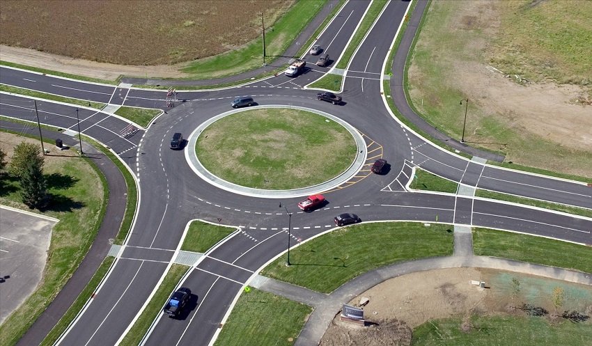 Поправки в правила движения на круговых перекрестках вступили в силу