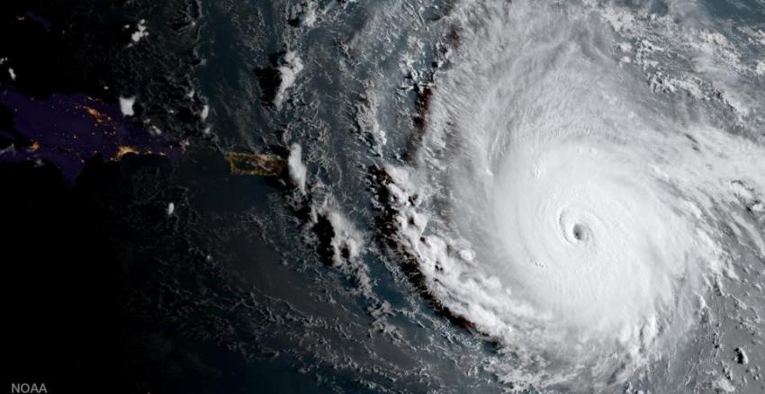 Ураган Ирма, уничтоживший 95% построек на Барбуде, подошел к Пуэрто-Рико