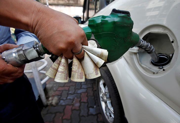  Бензин в Индии теперь стоит очень дорого