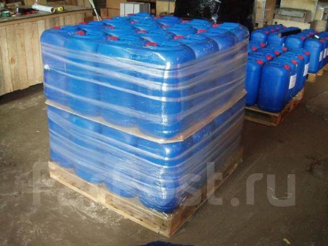 упаковка 5 л. канистра штабелируемая 5 л. паллет для 19 литровых бутылей. канистры на паллете. канистра складная для воды water carrier 10l.
